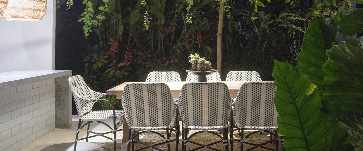 Outdoor kitchen lighting