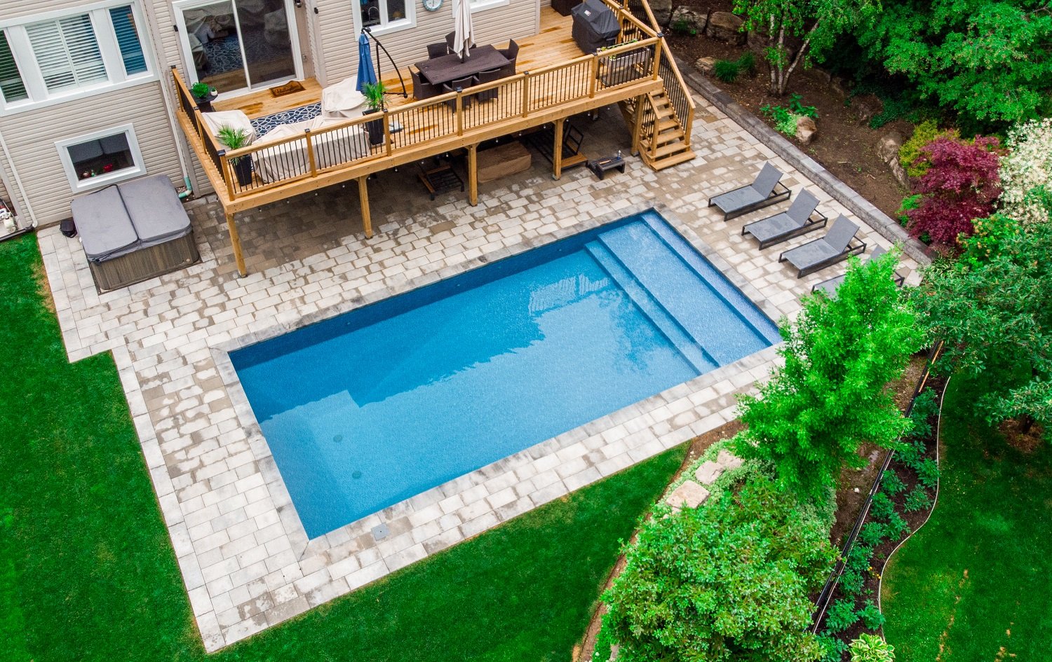 Vinyl Over Concrete/Steel Pools