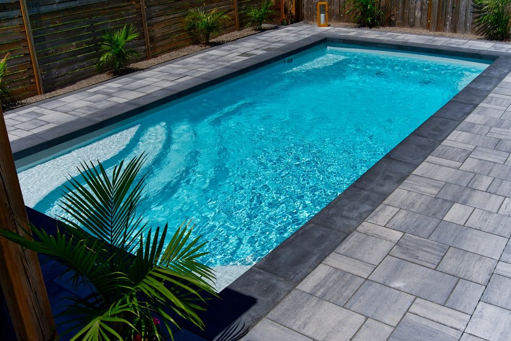 richmondhill-fibreglass-pool-interlocking-pooldeck