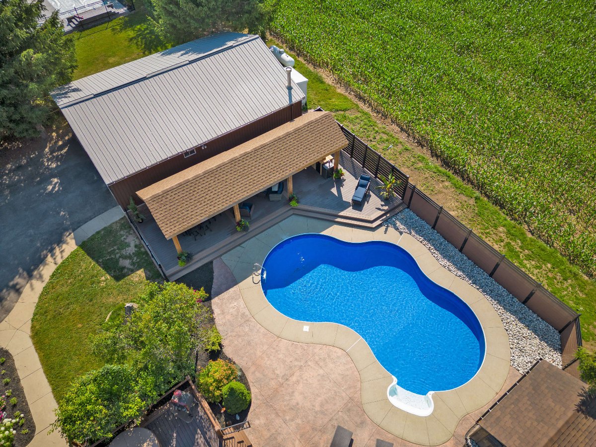 16537-Wyton-Road-Thorndale-Premiere-Fencing